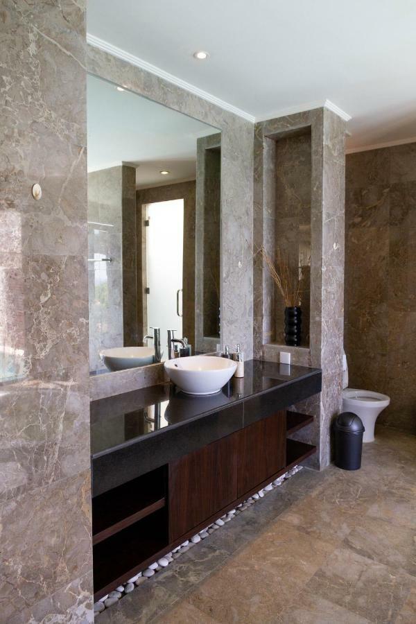 de 1000 m² con 5 habitación/es y 5 baño/s de uso privado, en Playa Uluwatu Exterior foto